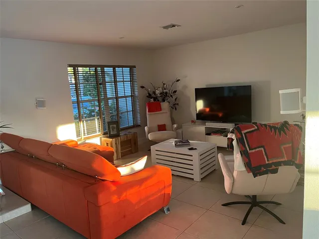 $1,050,000 | 380 Southeast 12th Avenue, Pompano Beach, FL 33060