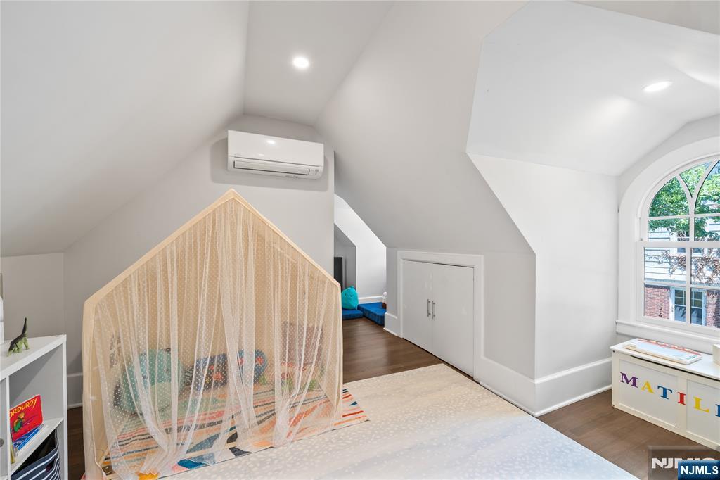48 Edgemont Road Montclair, NJ 07042 - Photo 32 of 47