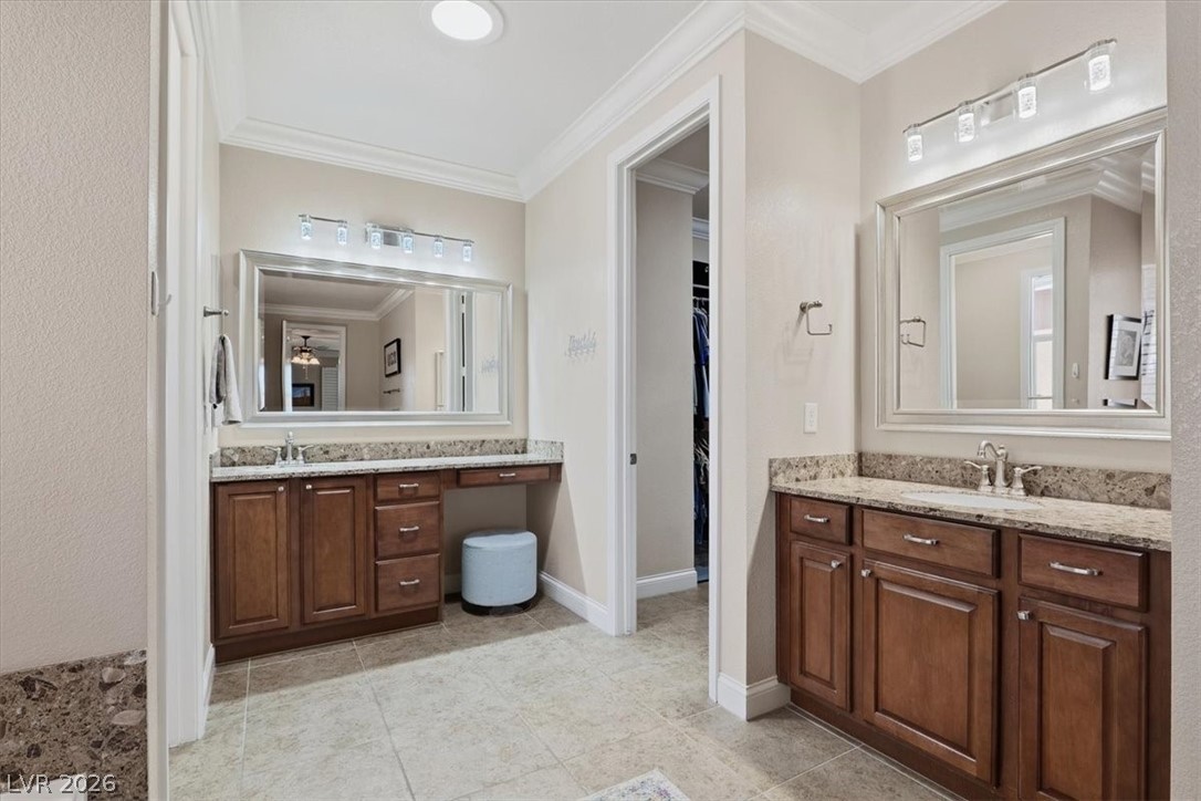 2081 Thames View Street Henderson, NV 89044 - Photo 21 of 39 Primary Bathroom