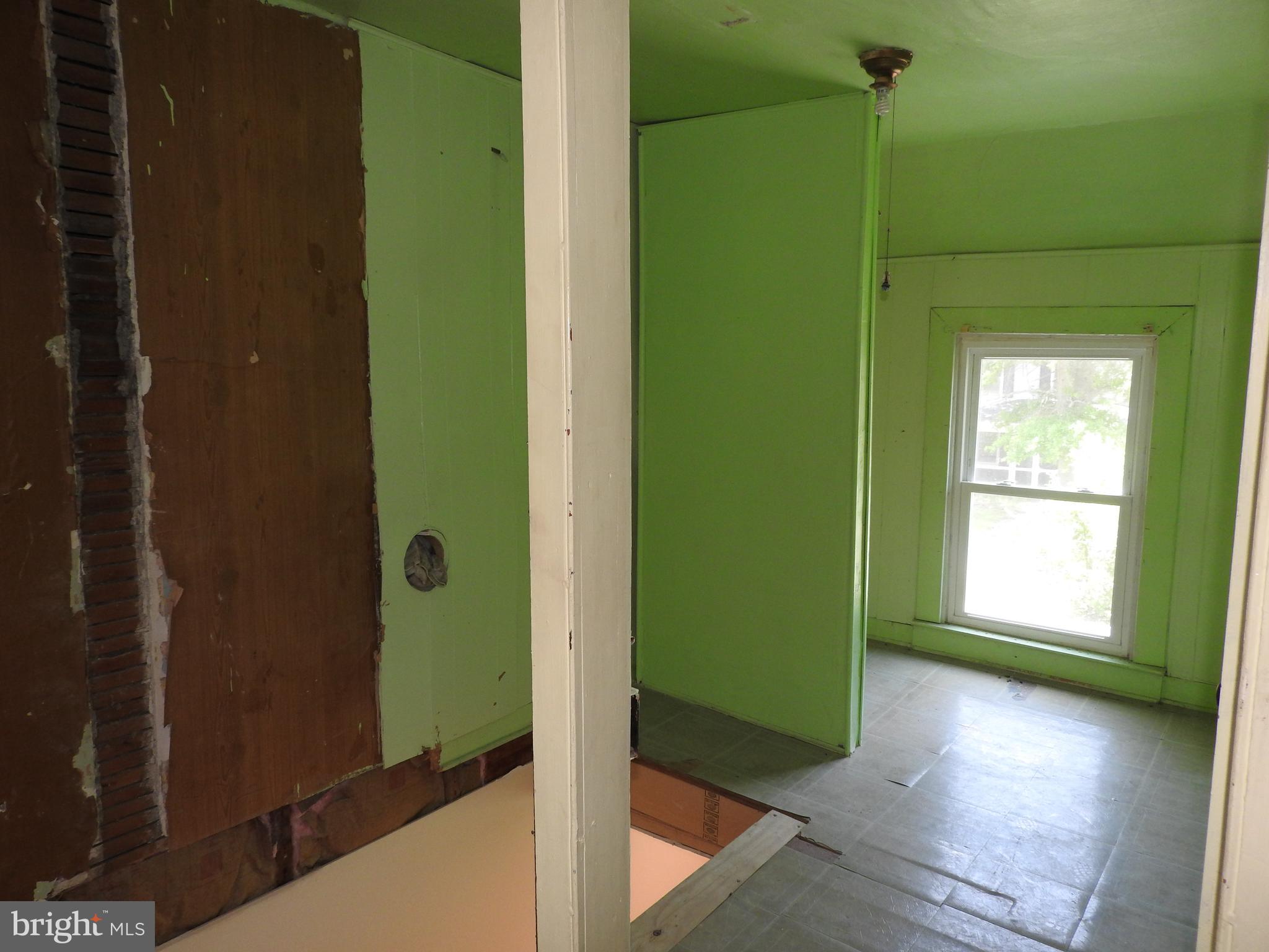 5836 Hudson Wharf Road Cambridge, MD 21613 - Photo 21 of 30 Landing on 2nd floor