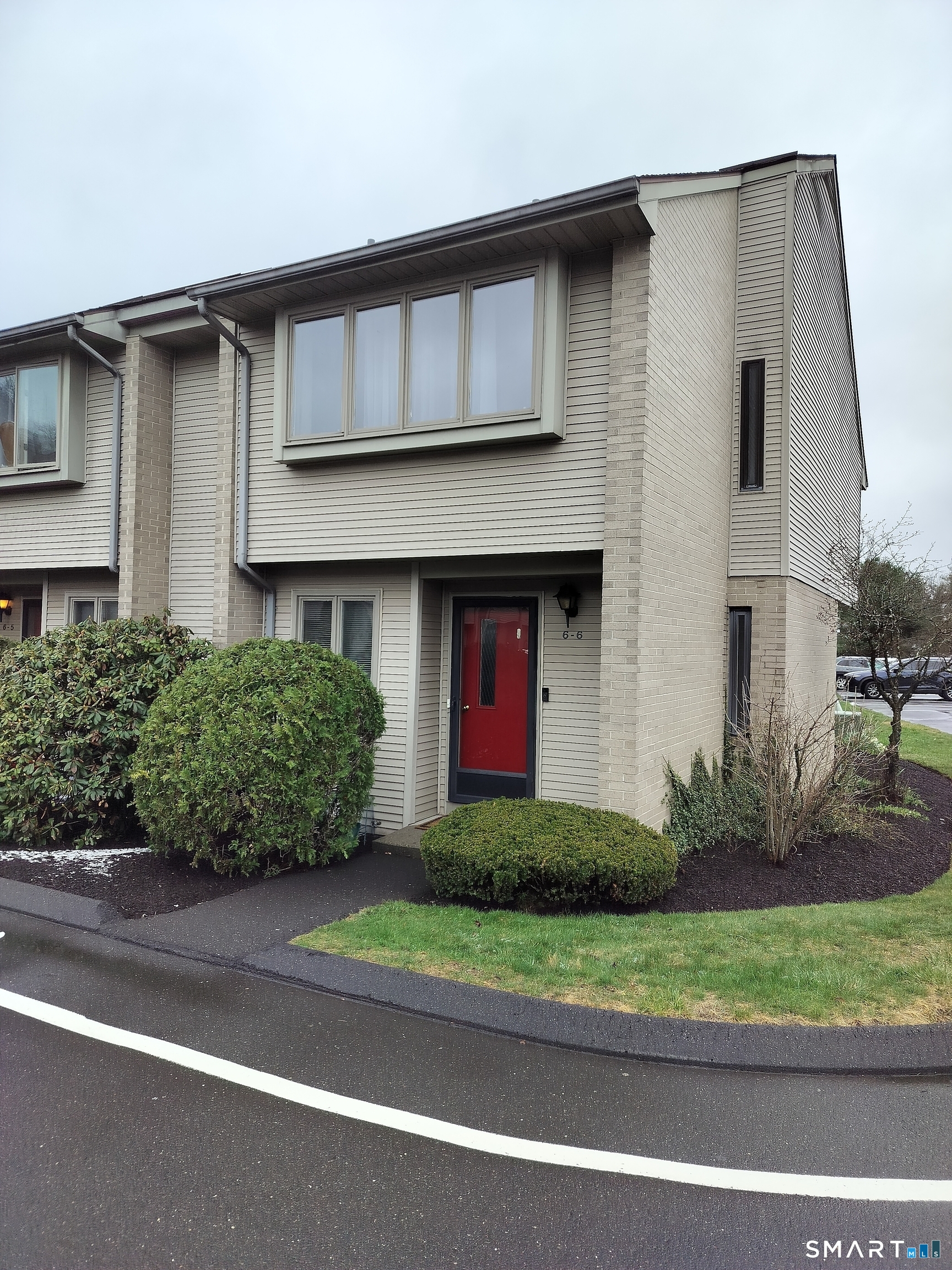 827 Oronoke Road, Unit 66 Waterbury, CT 06708 - Photo 2 of 16