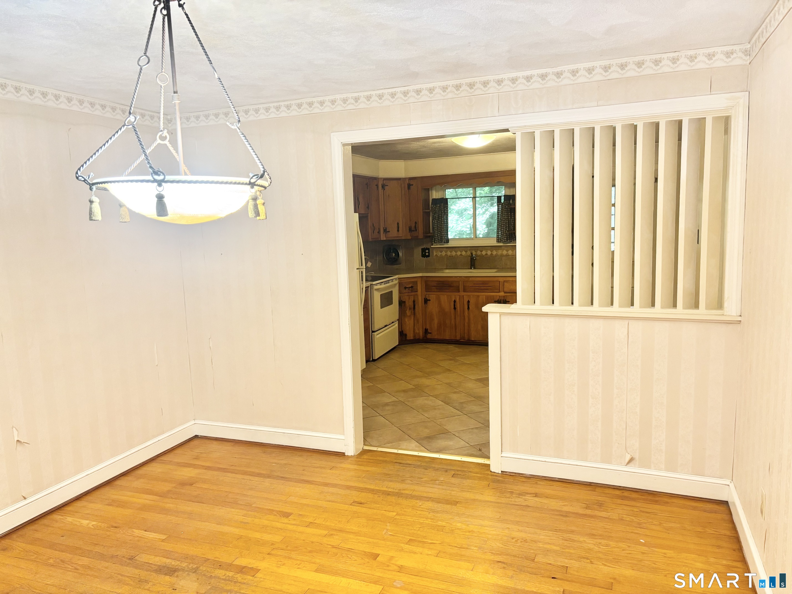 49 Bolton Center Road Manchester, CT 06043 - Photo 10 of 17 Gallery Image 10