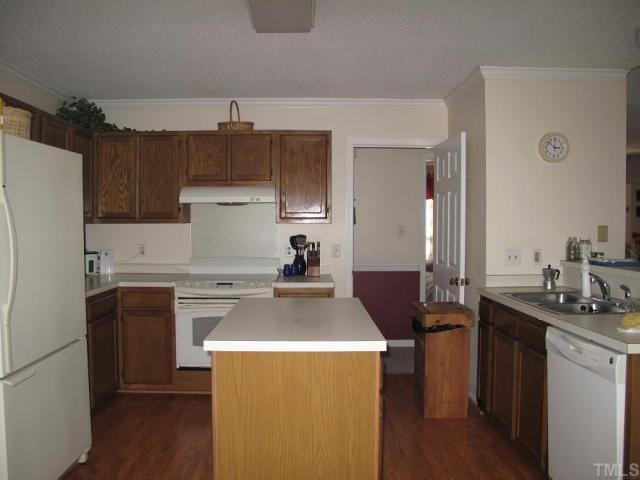 12004 North Exeter Way Raleigh, NC 27613 - Photo 3 of 7