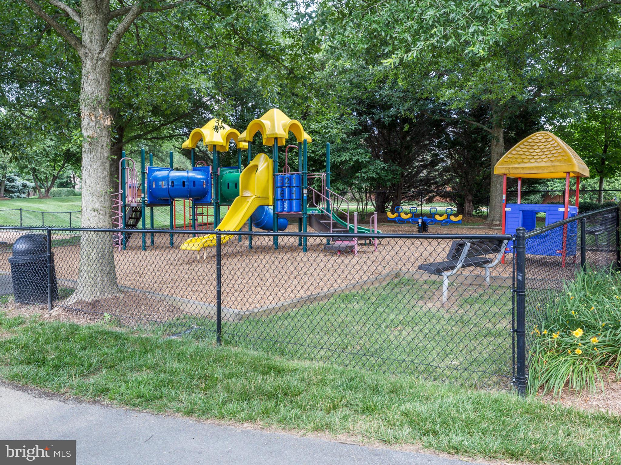 10879 Hunter Gate Way Reston, VA 20194 - Photo 30 of 30 Community
