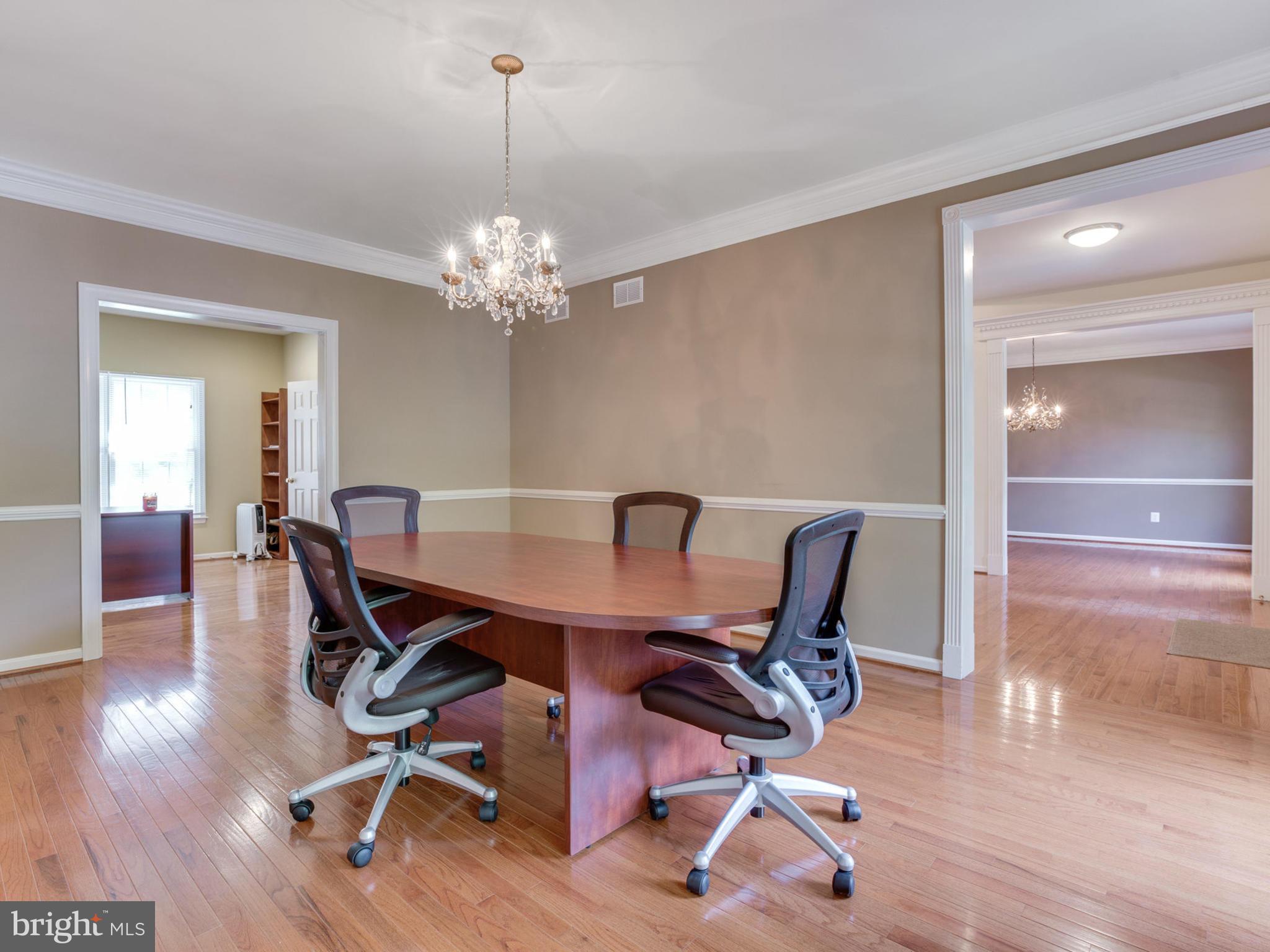 10879 Hunter Gate Way Reston, VA 20194 - Photo 4 of 30 Interior (General)