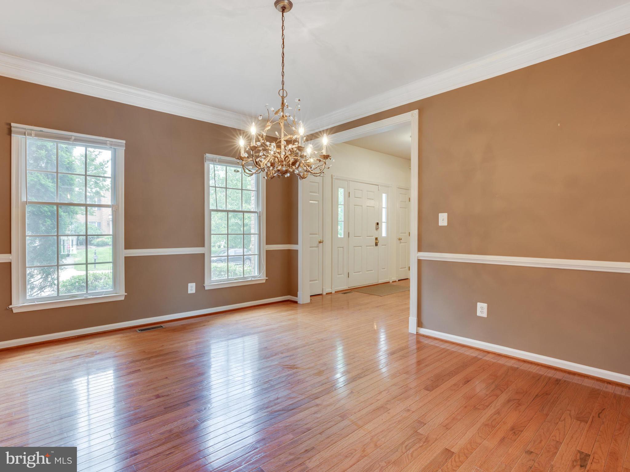 10879 Hunter Gate Way Reston, VA 20194 - Photo 5 of 30 Dining Room
