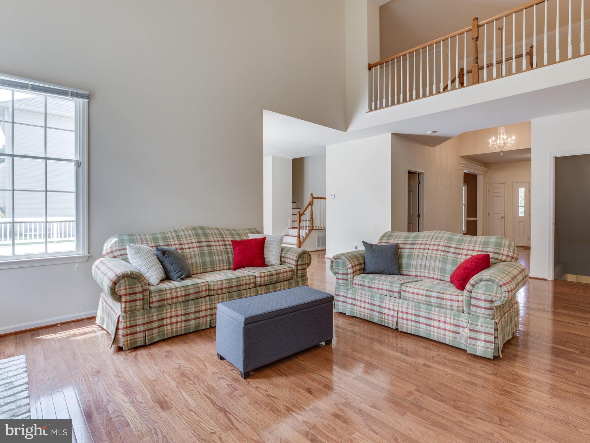 10879 Hunter Gate Way Reston, VA 20194 - Photo 6 of 30 Family Room