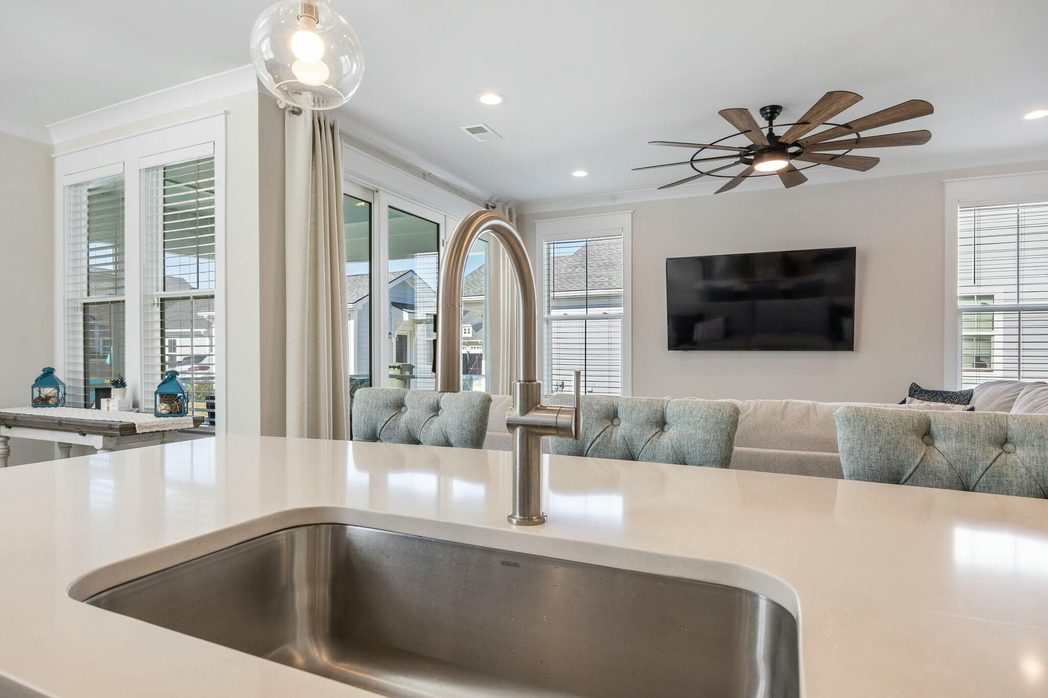 889 Carnes Crossing Summerville, SC 29486 - Photo 25 of 55 Kitchen