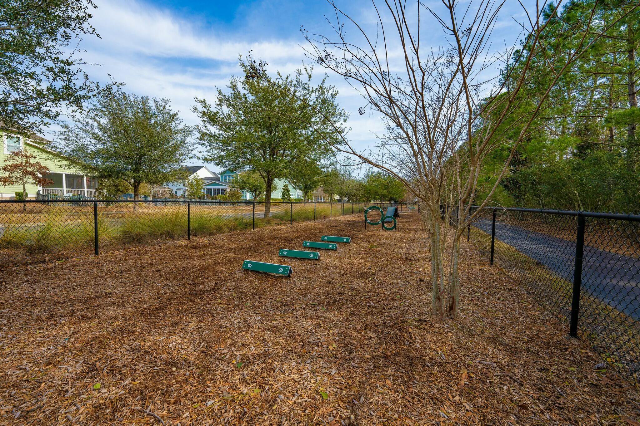 889 Carnes Crossing Summerville, SC 29486 - Photo 51 of 55 Amenities