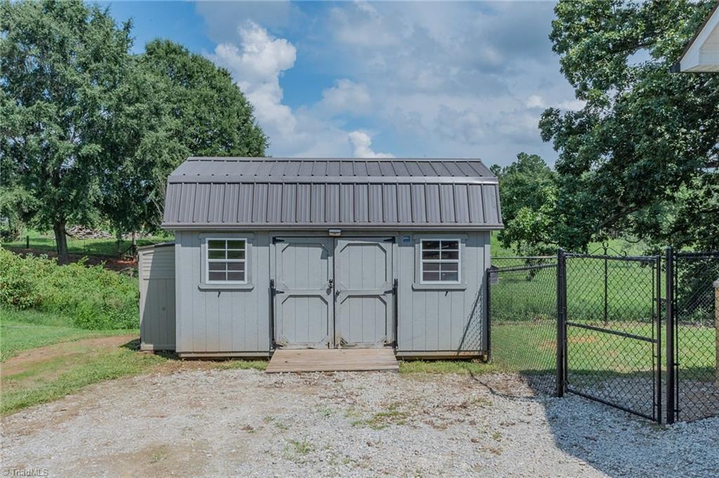 185 Broadway Road Lexington, NC 27295 - Photo 34 of 40 Gallery Image 34