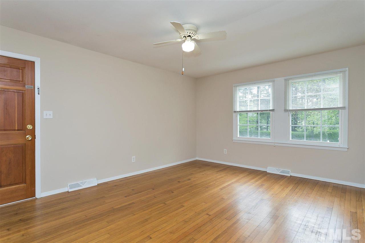504 East Millbrook Road Raleigh, NC 27609 - Photo 2 of 24