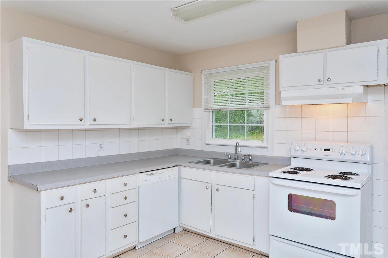 504 East Millbrook Road Raleigh, NC 27609 - Photo 12 of 24