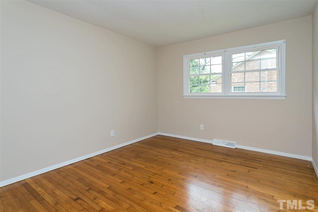 504 East Millbrook Road Raleigh, NC 27609 - Photo 8 of 24