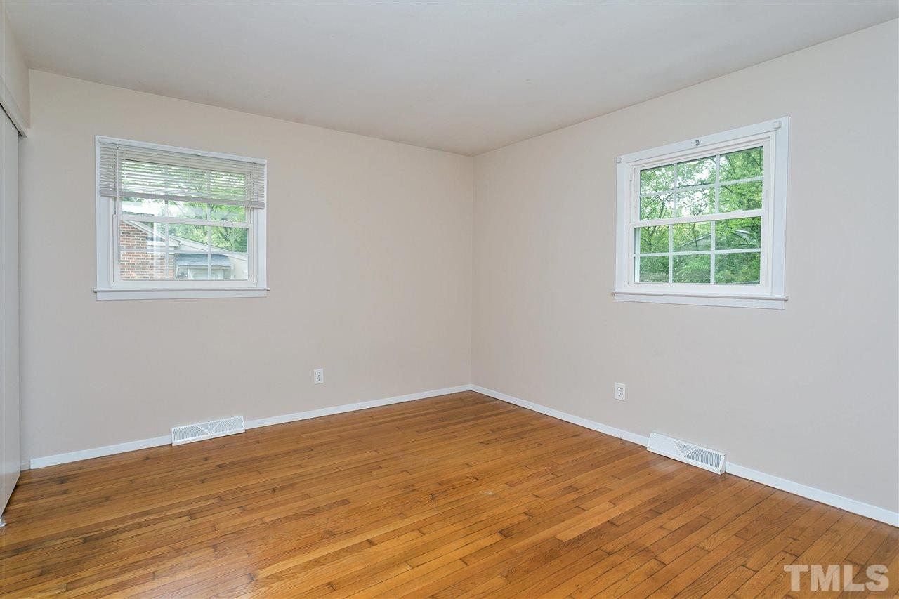 504 East Millbrook Road Raleigh, NC 27609 - Photo 9 of 24