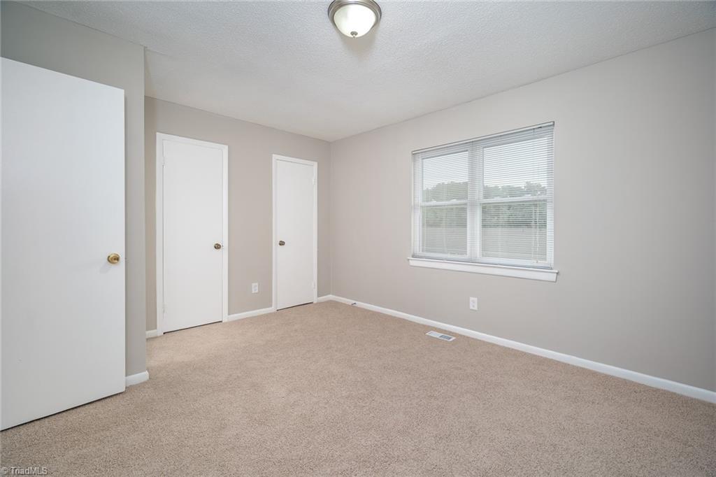 5723 Bramblegate Road Greensboro, NC 27409 - Photo 18 of 26 Gallery Image 18