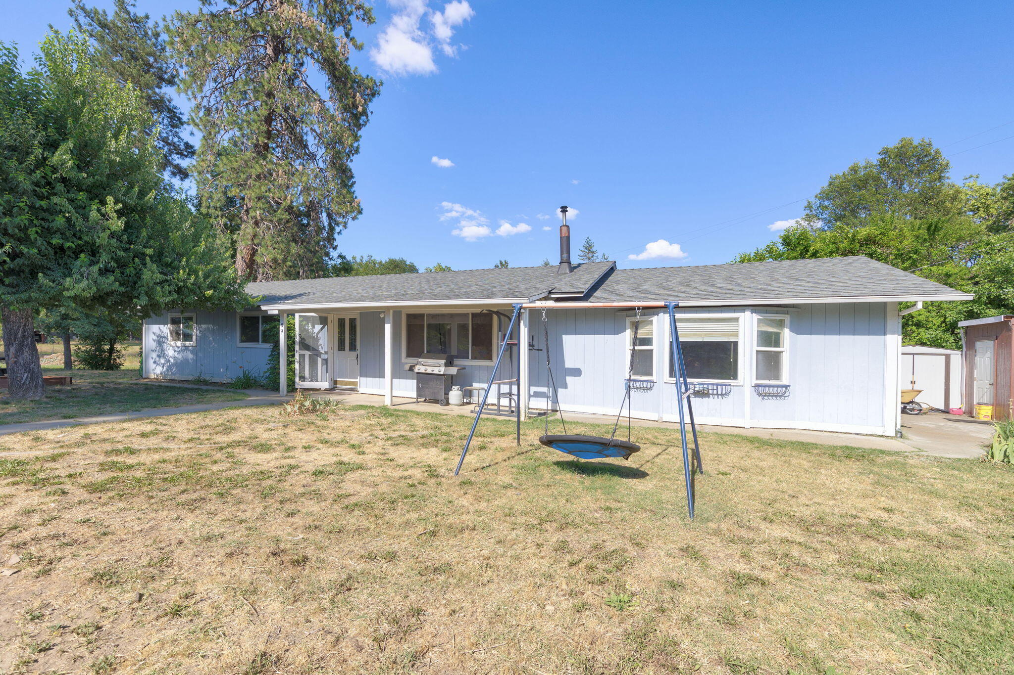 89 Queens Branch Road Rogue River, OR 97537 - Photo 3 of 44 3