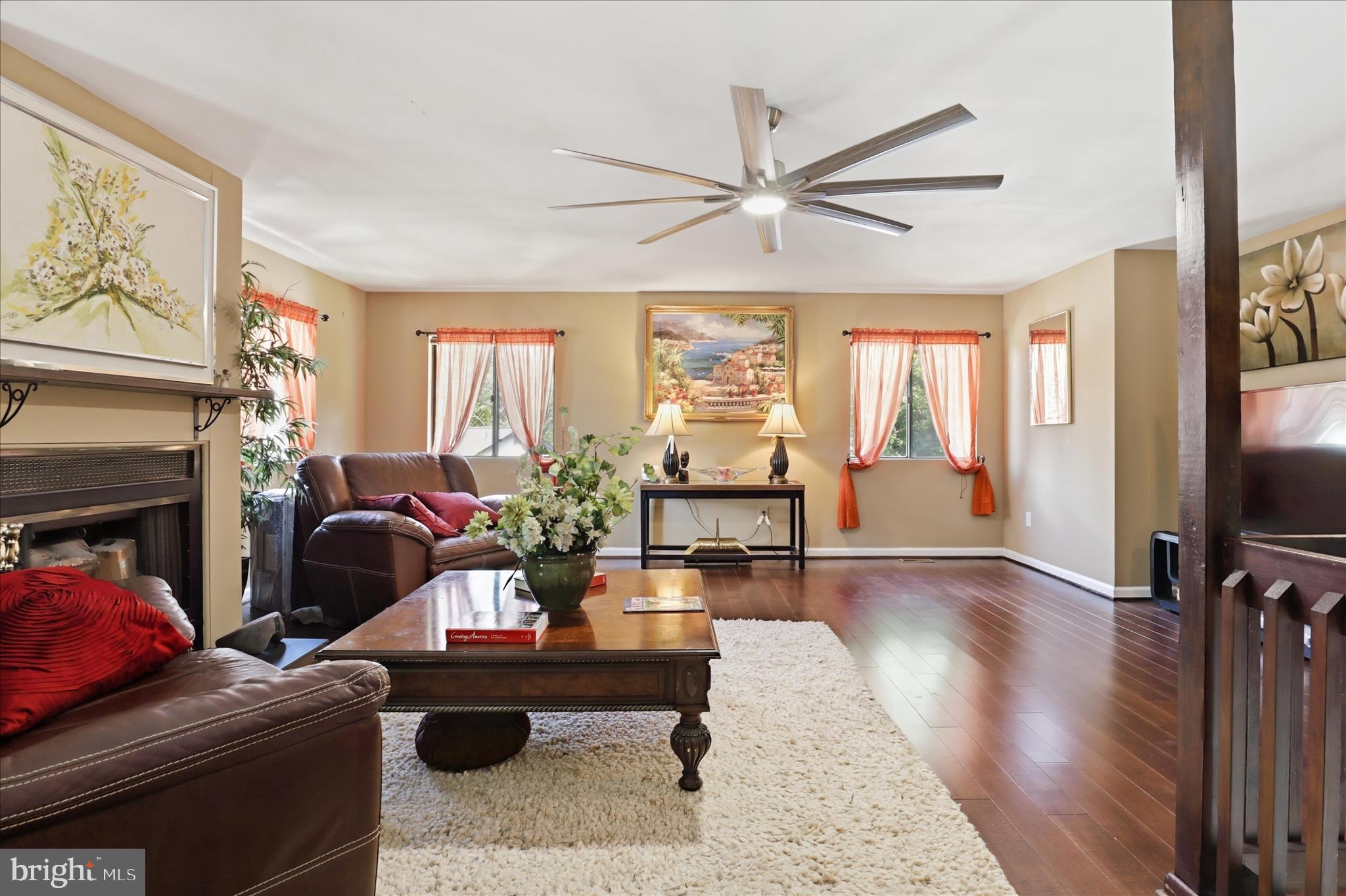 211 Keyes Court Sterling, VA 20164 - Photo 14 of 37 Second level family room