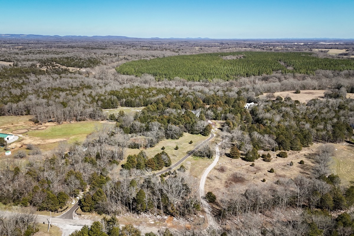 2159 Carpenter Bridge Road Columbia, TN 38401 - Photo 72 of 72 a view of a city with an ocean