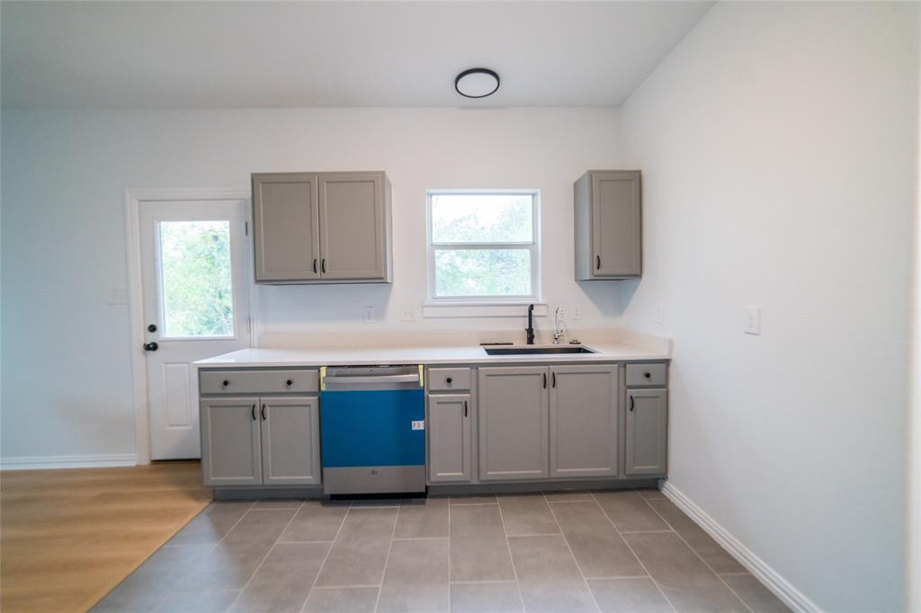 956 Lloyd's Road Little Elm, TX 75068 - Photo 4 of 18 Kitchen
