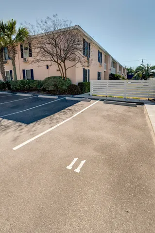 $3,900 | 2057 Middle Street, Unit 11, Sullivans Island, SC 29482