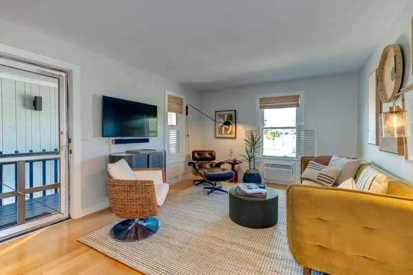 $3,900 | 2057 Middle Street, Unit 11, Sullivans Island, SC 29482