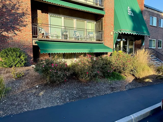 $690,000 | 1206 Greendale Avenue, Unit 201, Needham, MA 02492