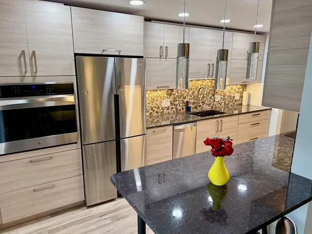 $690,000 | 1206 Greendale Avenue, Unit 201, Needham, MA 02492