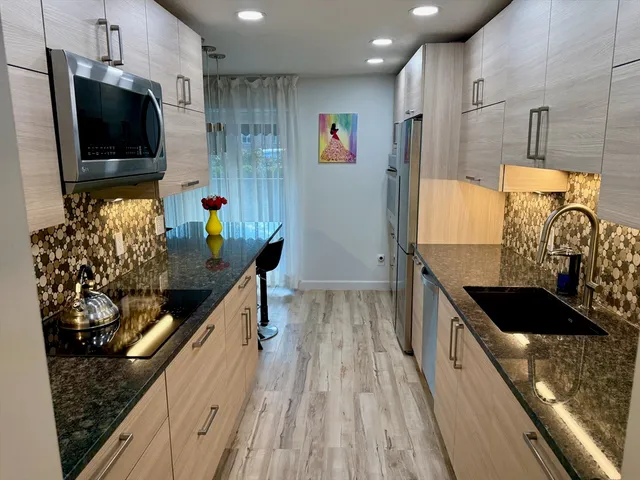 $690,000 | 1206 Greendale Avenue, Unit 201, Needham, MA 02492