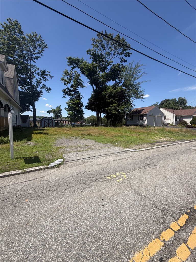 130 Woodward Road Providence, RI 02904 - Photo 2 of 4