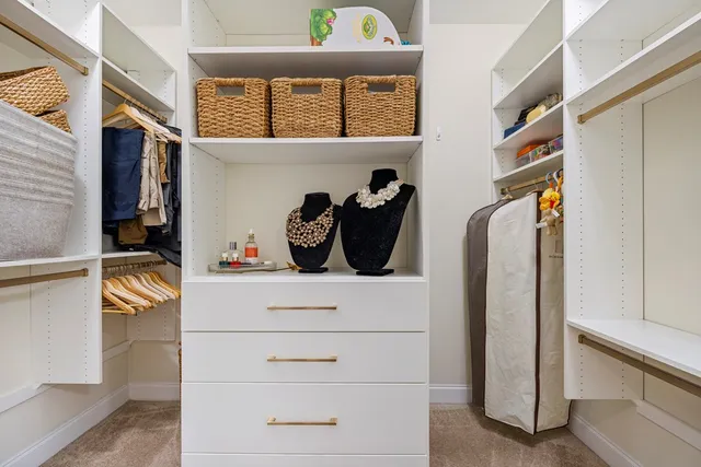 a view of a livingroom with a workspace