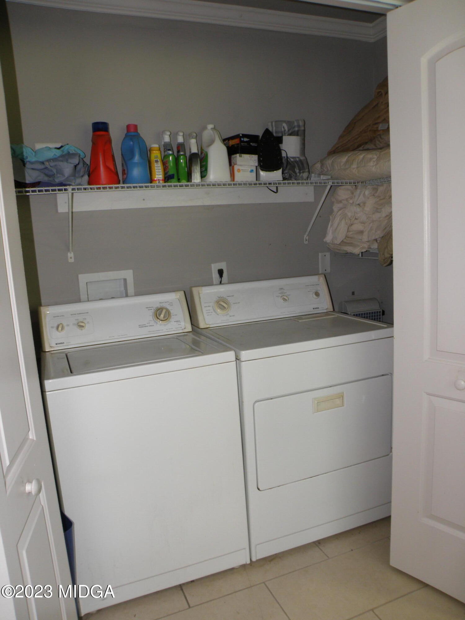 388 Fairview Church Road Forsyth, GA 31029 - Photo 6 of 41 a utility room with dryer and washer