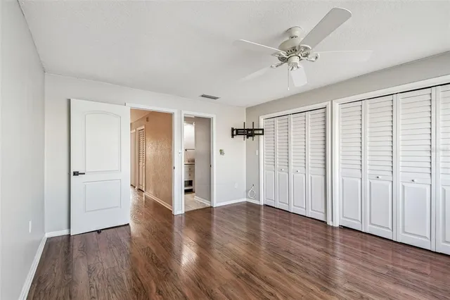 a car parked in front of a building