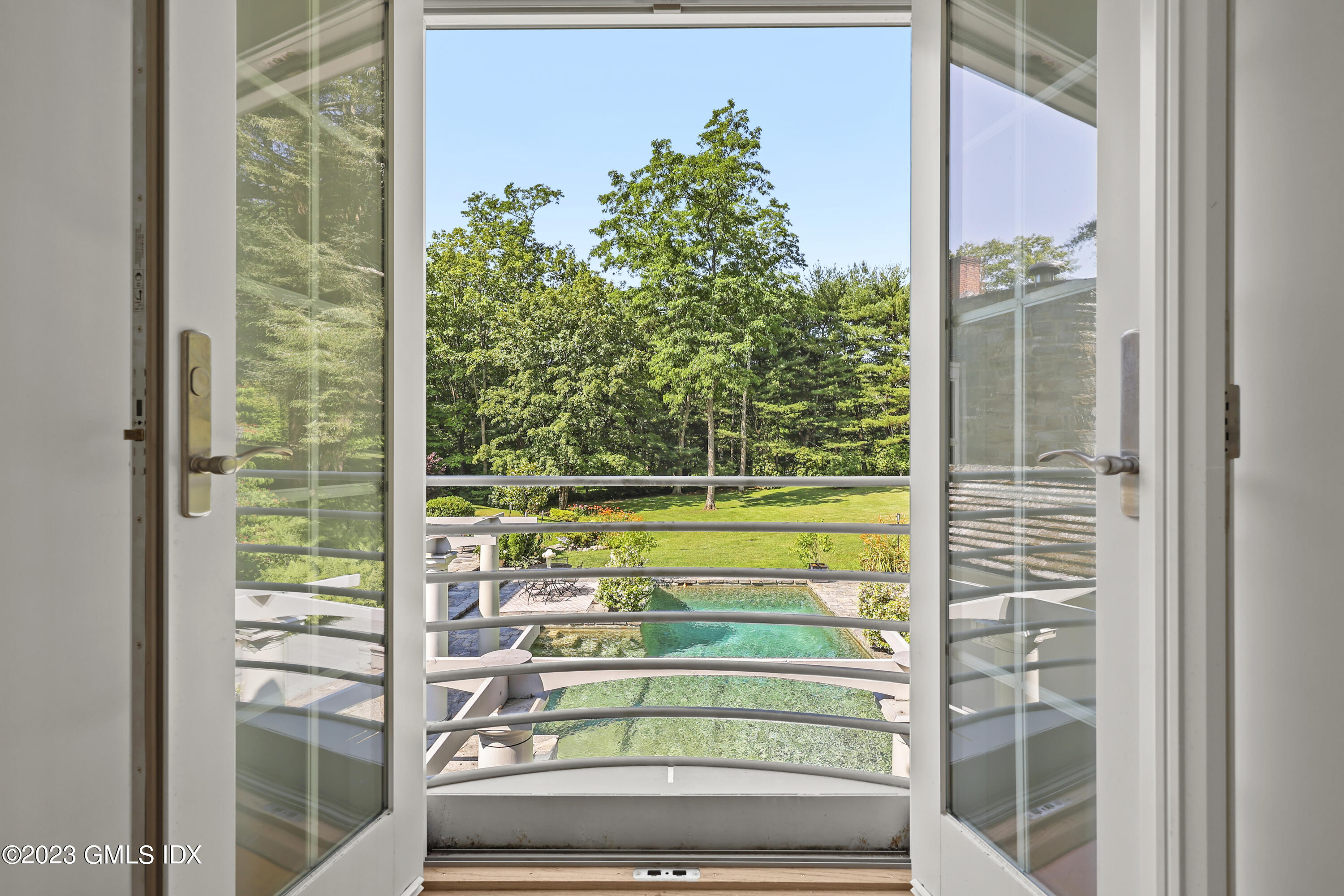 207 Farms Road Stamford, CT 06903 - Photo 41 of 47 a view of a window in a city view