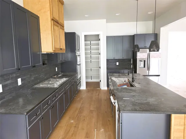 $985,000 | 2 Lake Forest Drive, Conroe, TX 77384