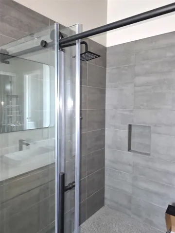 $985,000 | 2 Lake Forest Drive, Conroe, TX 77384