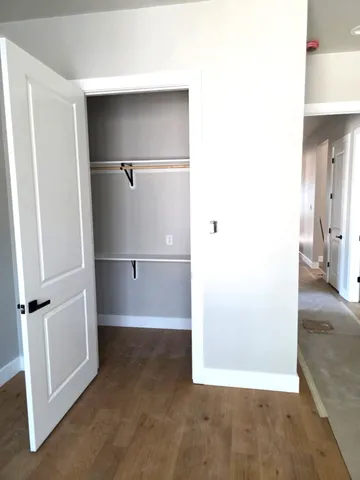 $985,000 | 2 Lake Forest Drive, Conroe, TX 77384