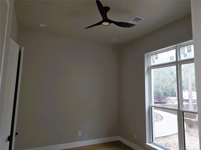 $985,000 | 2 Lake Forest Drive, Conroe, TX 77384