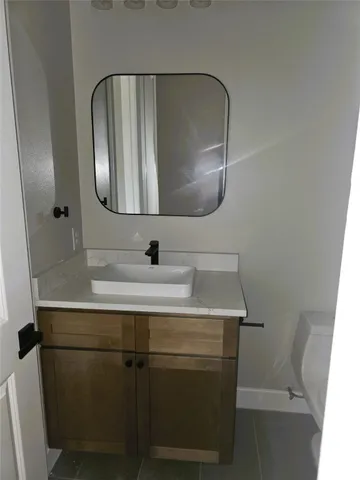 $985,000 | 2 Lake Forest Drive, Conroe, TX 77384