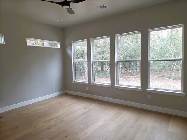 $985,000 | 2 Lake Forest Drive, Conroe, TX 77384