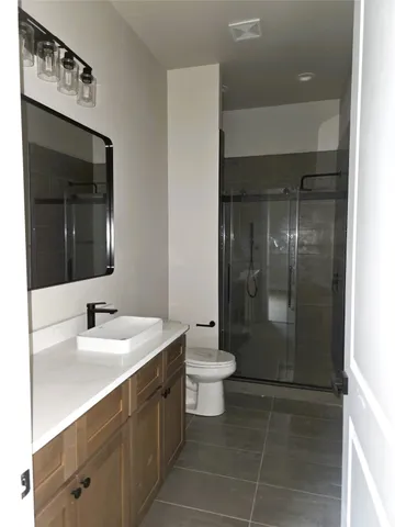 $985,000 | 2 Lake Forest Drive, Conroe, TX 77384