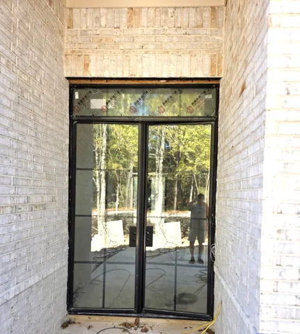 $985,000 | 2 Lake Forest Drive, Conroe, TX 77384