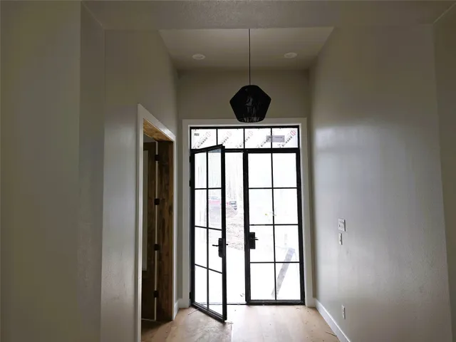 $985,000 | 2 Lake Forest Drive, Conroe, TX 77384