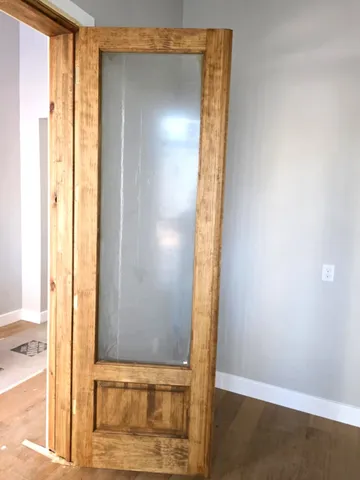 $985,000 | 2 Lake Forest Drive, Conroe, TX 77384