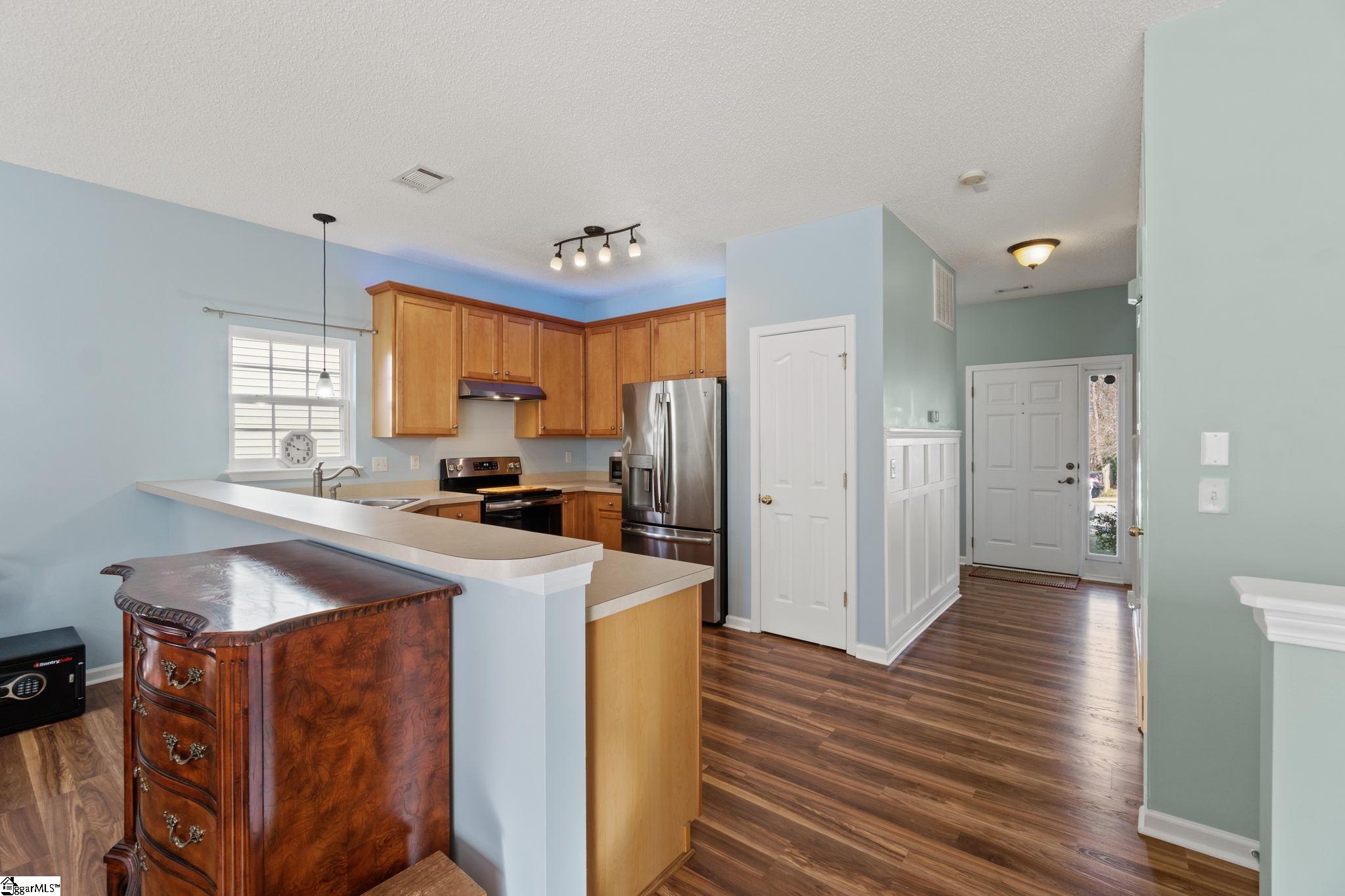 322 Highgate Circle Greer, SC 29650 - Photo 7 of 36 Gallery Image 7