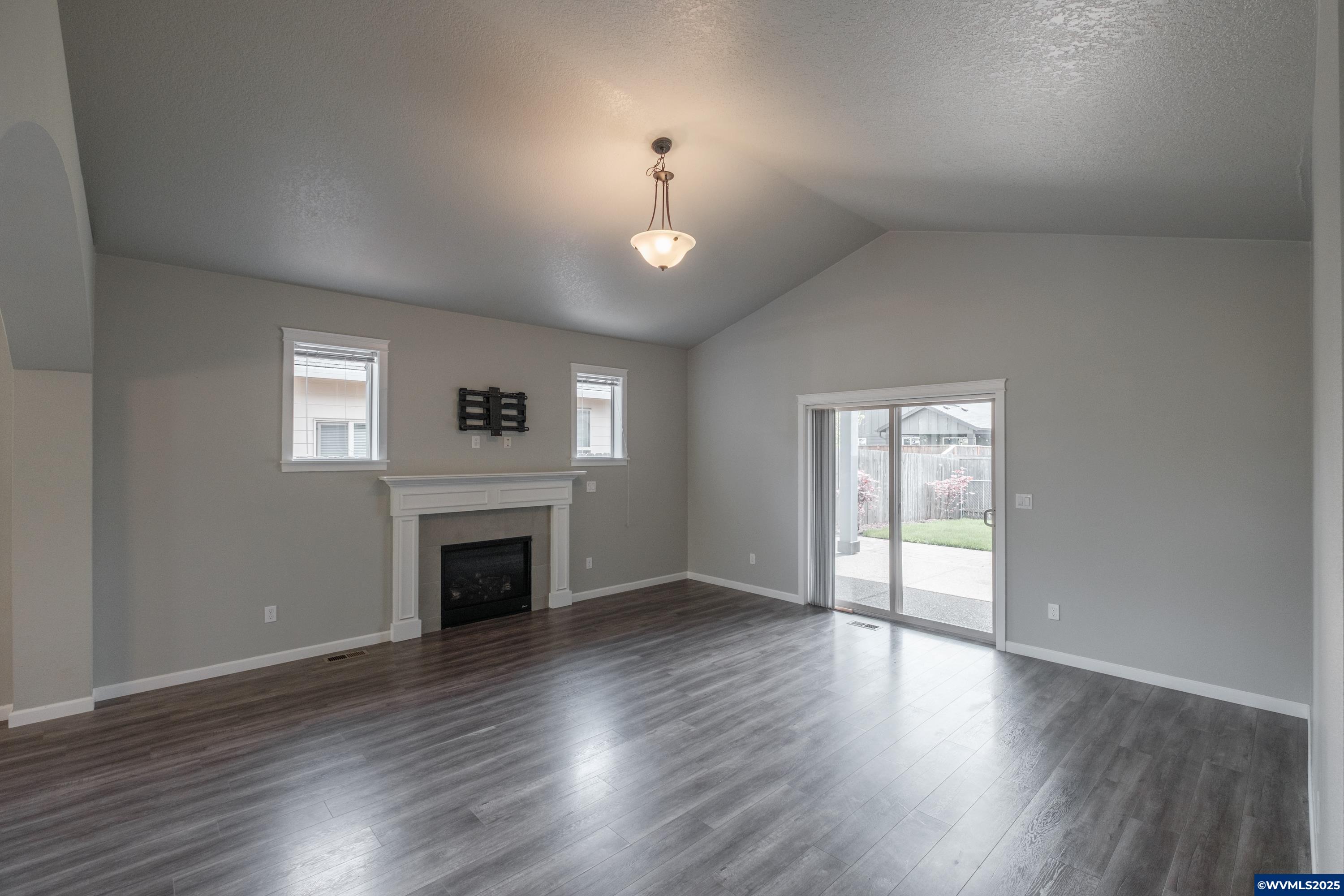 875 Chestnut Street Independence, OR 97351 - Photo 7 of 42 Gallery Image 7