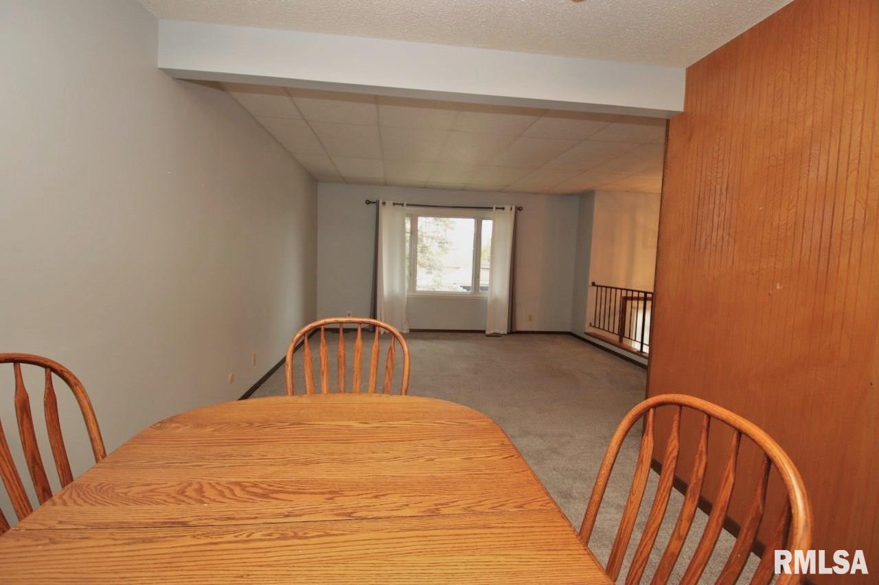 1511 West Queens Court Road Peoria, IL 61614 - Photo 12 of 79