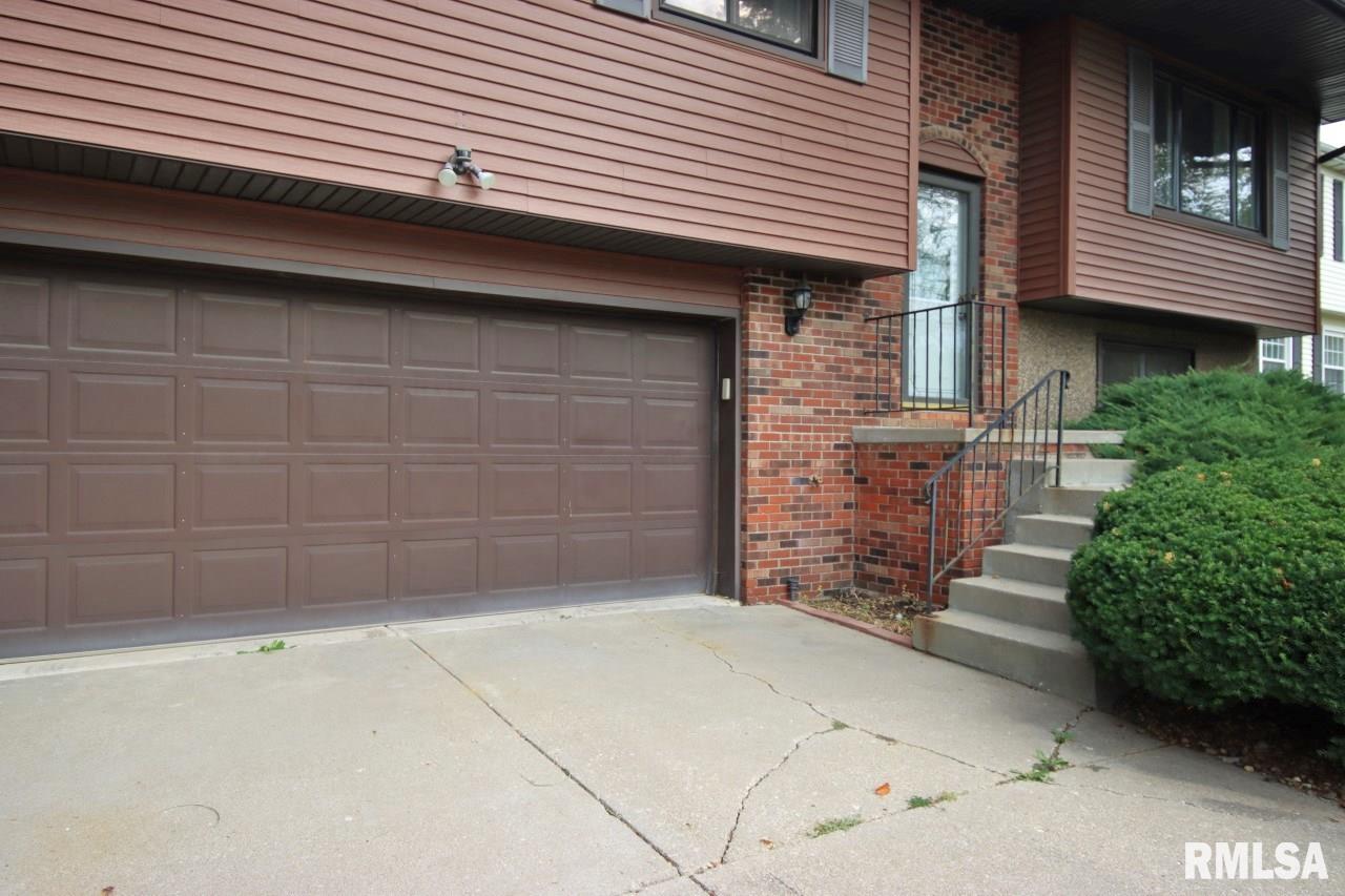 1511 West Queens Court Road Peoria, IL 61614 - Photo 3 of 79