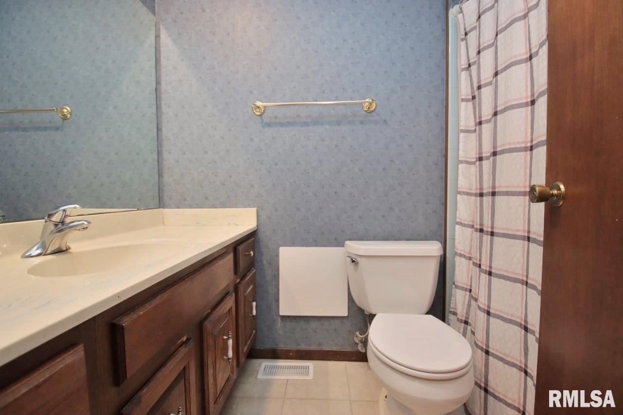 1511 West Queens Court Road Peoria, IL 61614 - Photo 31 of 79