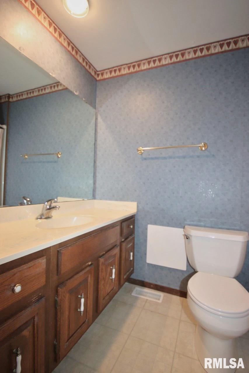 1511 West Queens Court Road Peoria, IL 61614 - Photo 32 of 79