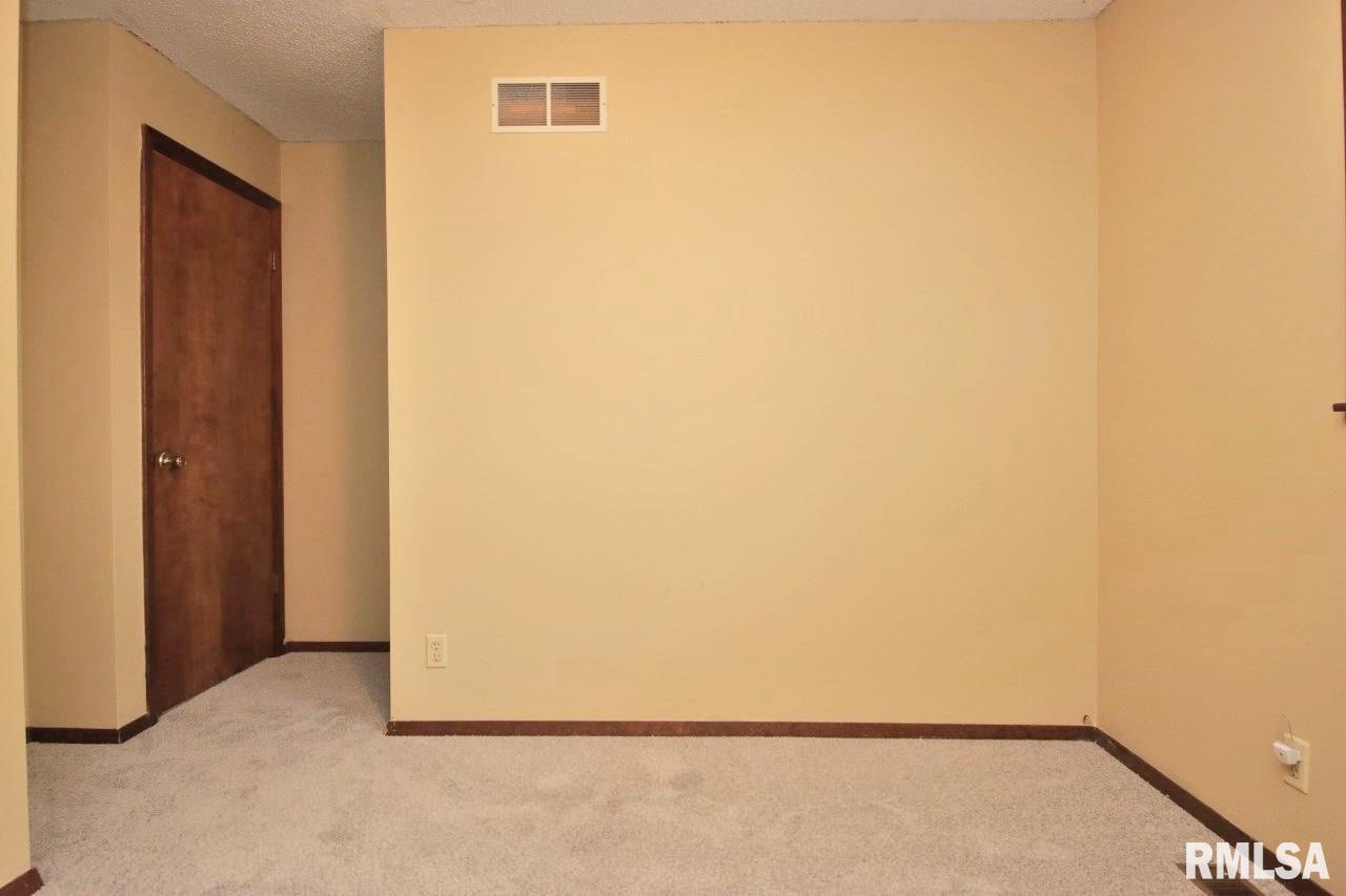 1511 West Queens Court Road Peoria, IL 61614 - Photo 44 of 79